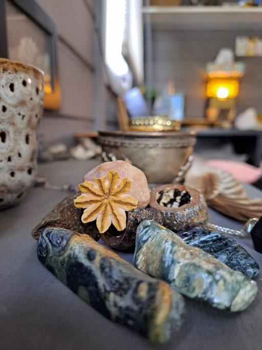 kristallen, edelstenen, praktijkruimte, ALIGNS, Transformatie, coaching